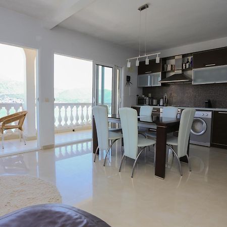 Mountain Bay Views Apartments Njivice Luaran gambar