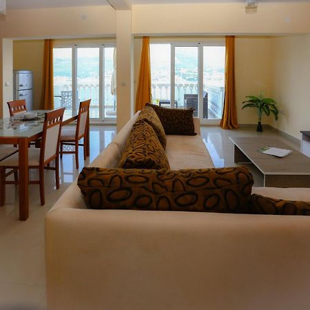 Mountain Bay Views Apartments Njivice Luaran gambar