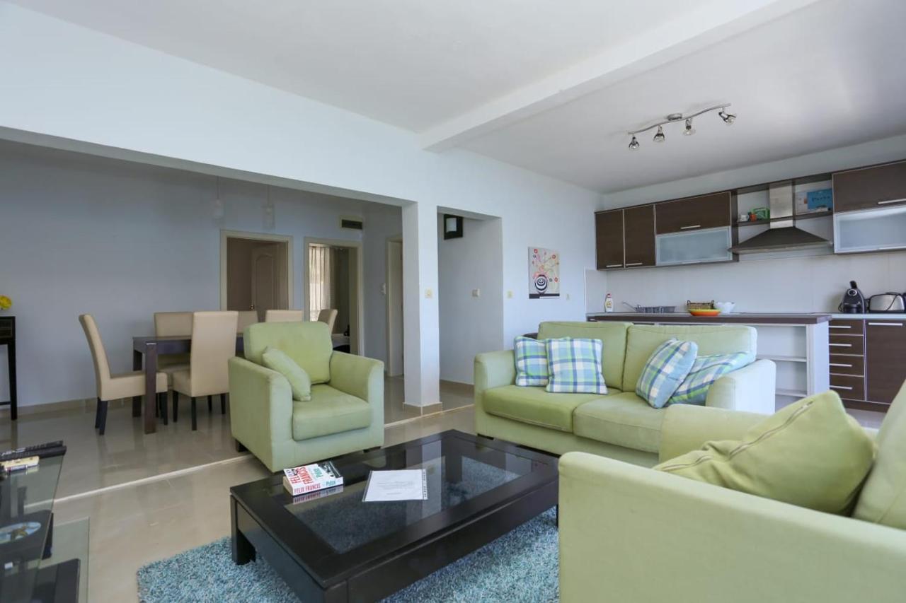 Mountain Bay Views Apartments Njivice Luaran gambar