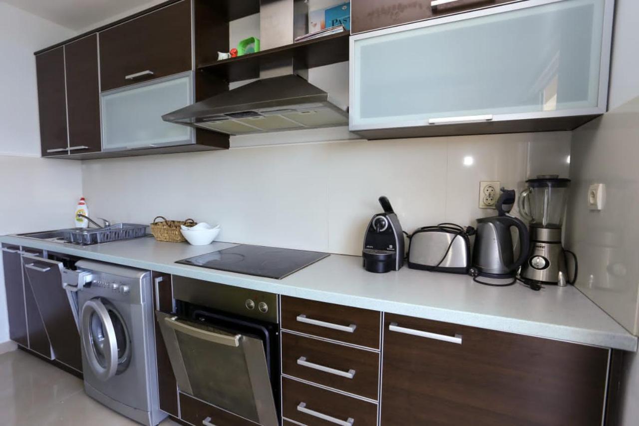 Mountain Bay Views Apartments Njivice Luaran gambar
