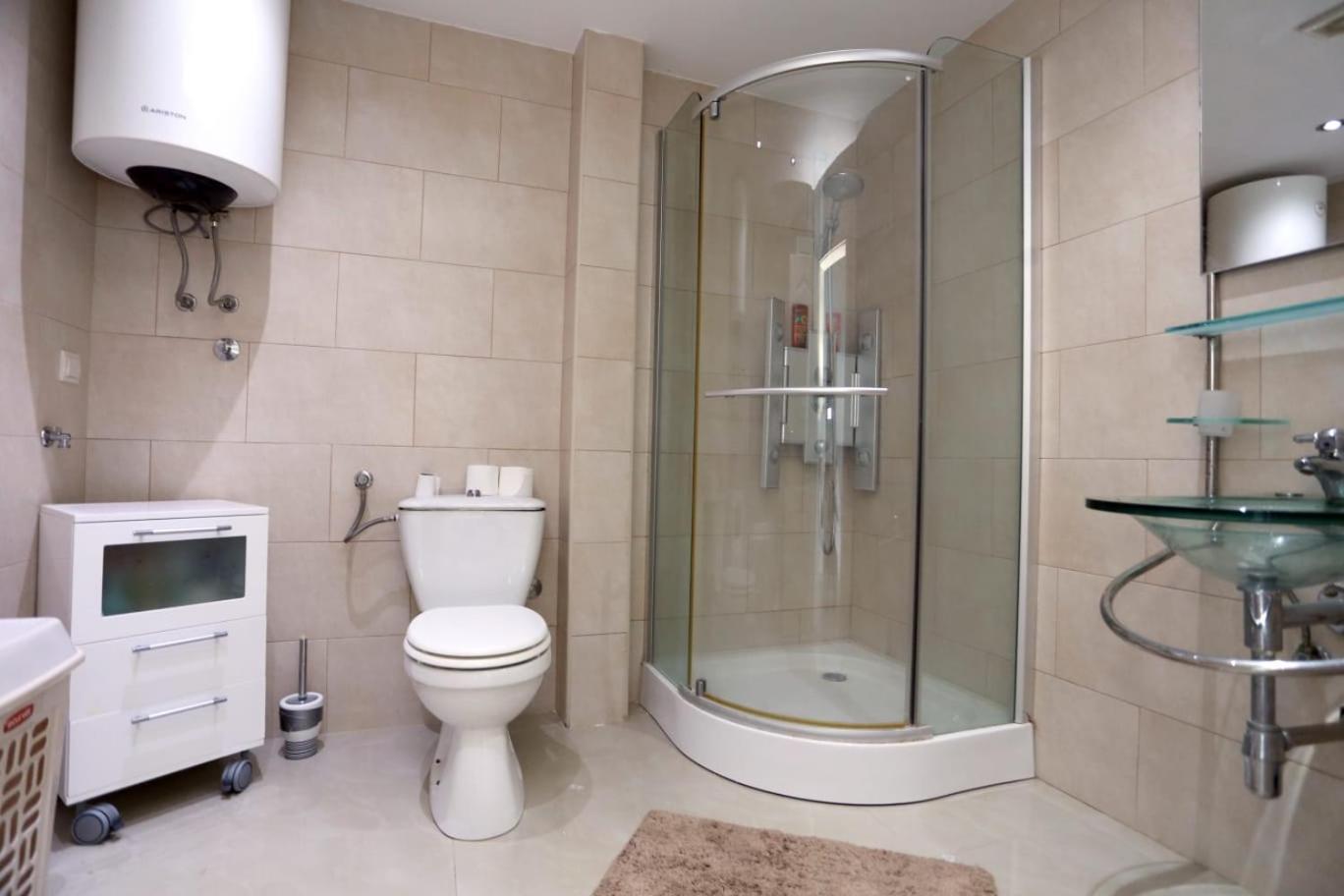 Mountain Bay Views Apartments Njivice Luaran gambar