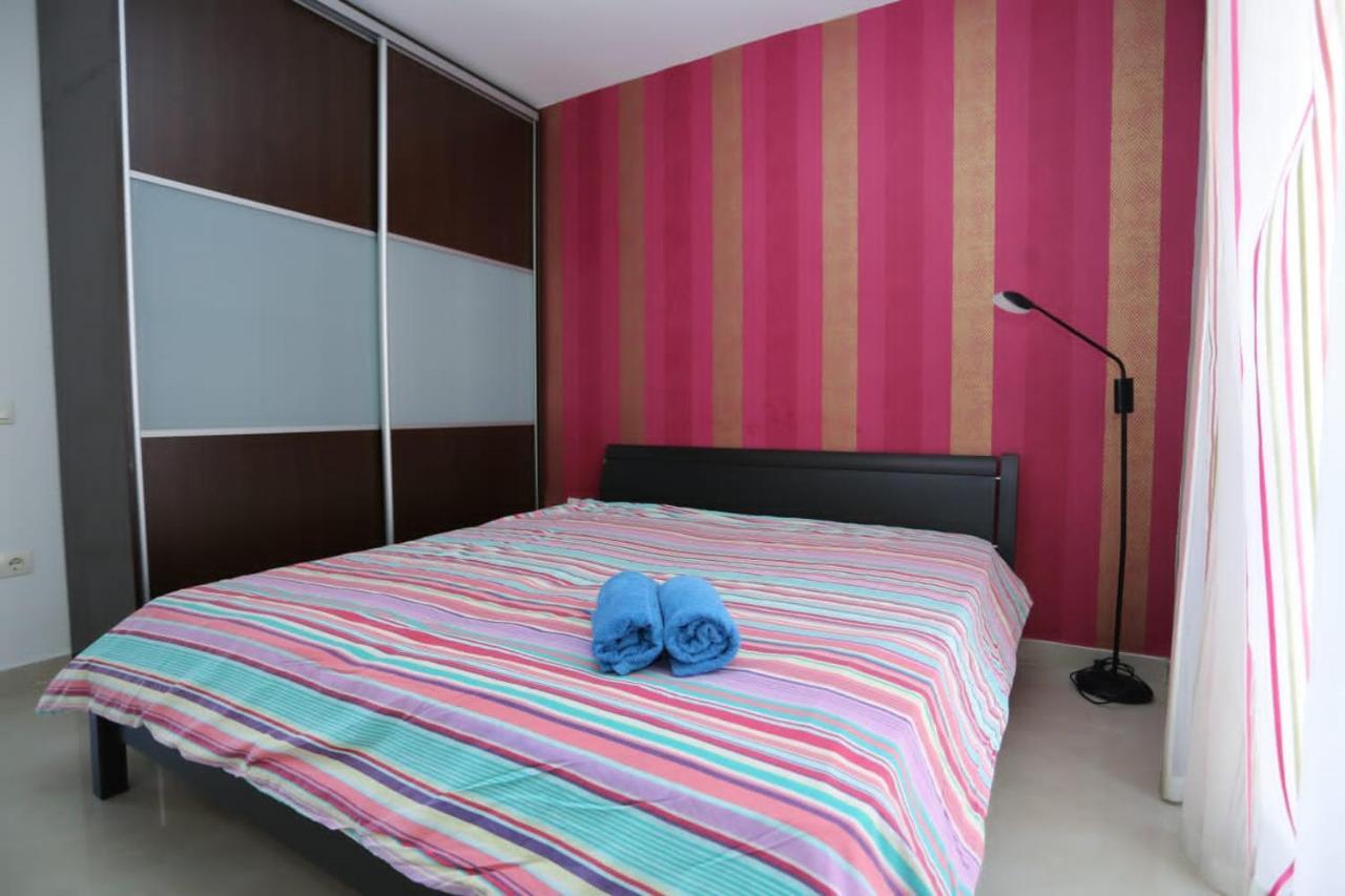 Mountain Bay Views Apartments Njivice Luaran gambar