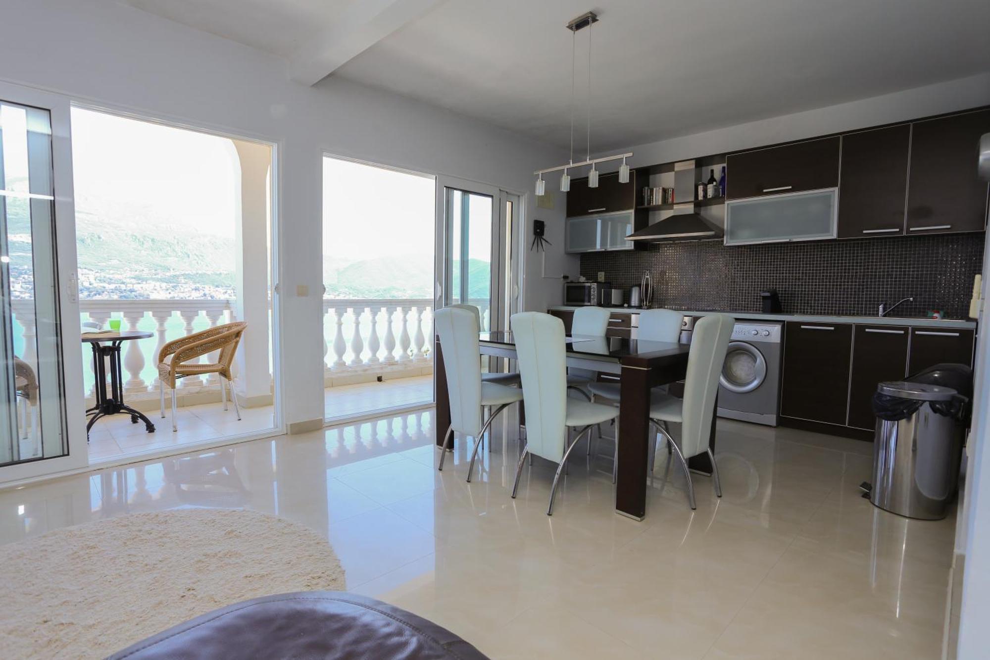 Mountain Bay Views Apartments Njivice Luaran gambar