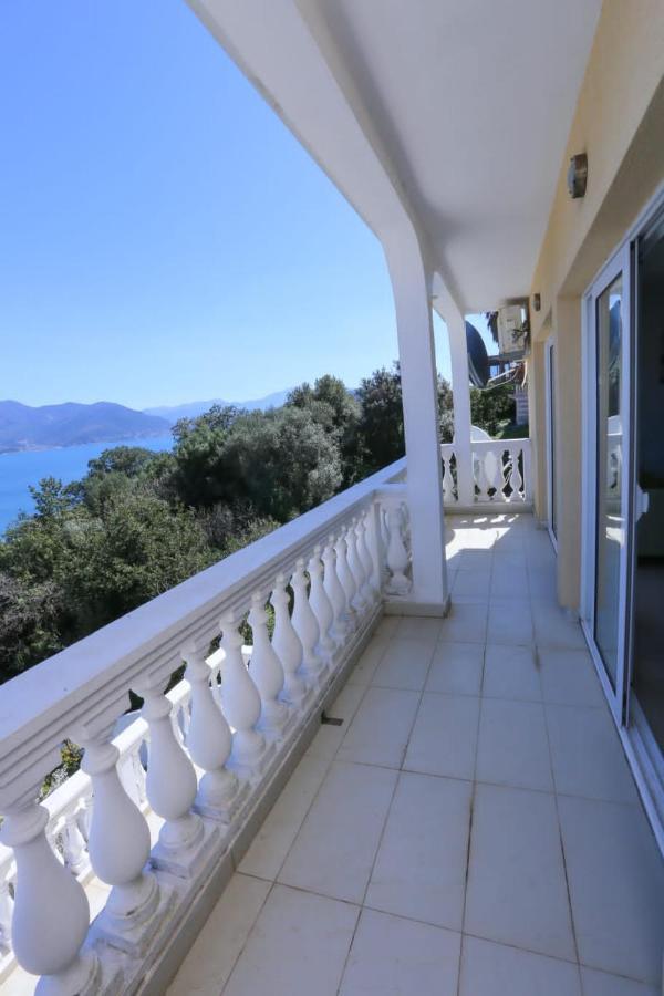 Mountain Bay Views Apartments Njivice Luaran gambar