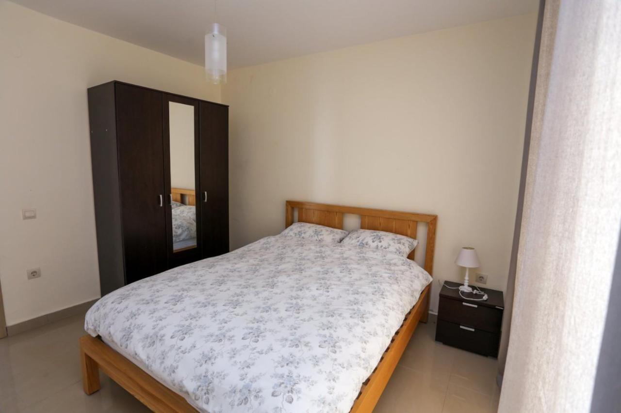 Mountain Bay Views Apartments Njivice Luaran gambar