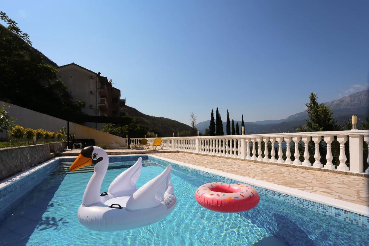 Mountain Bay Views Apartments Njivice Luaran gambar