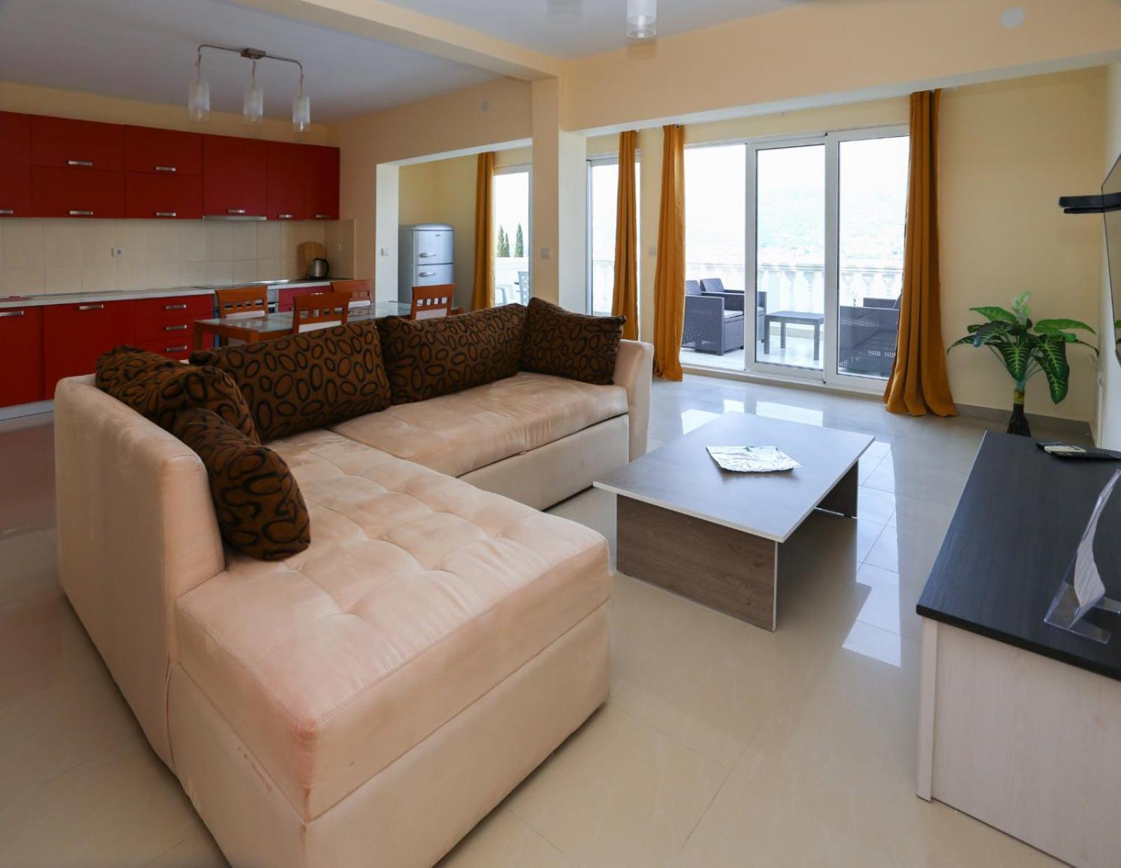 Mountain Bay Views Apartments Njivice Luaran gambar