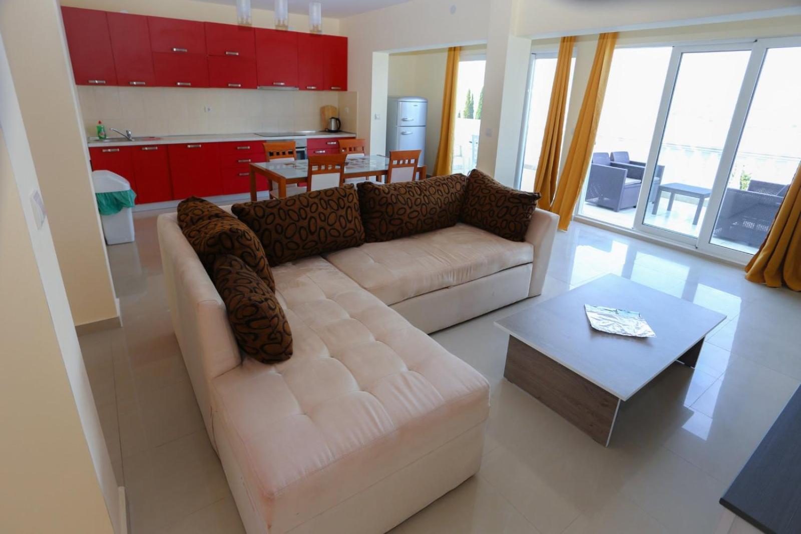 Mountain Bay Views Apartments Njivice Luaran gambar