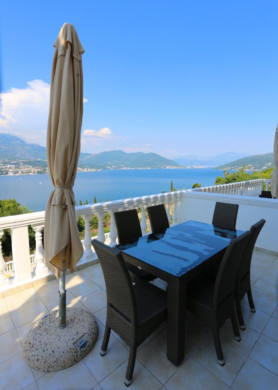 Mountain Bay Views Apartments Njivice Luaran gambar
