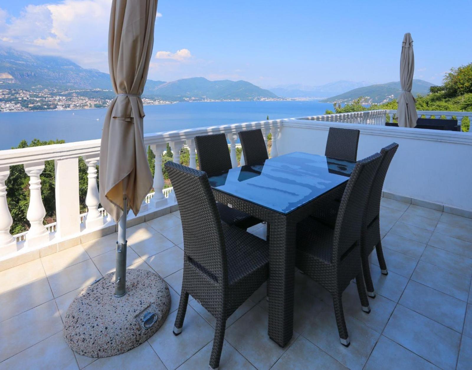 Mountain Bay Views Apartments Njivice Luaran gambar