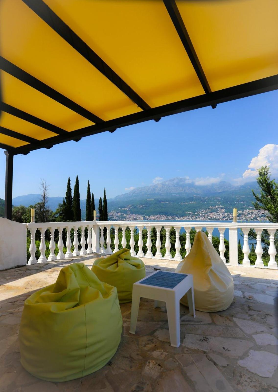 Mountain Bay Views Apartments Njivice Luaran gambar